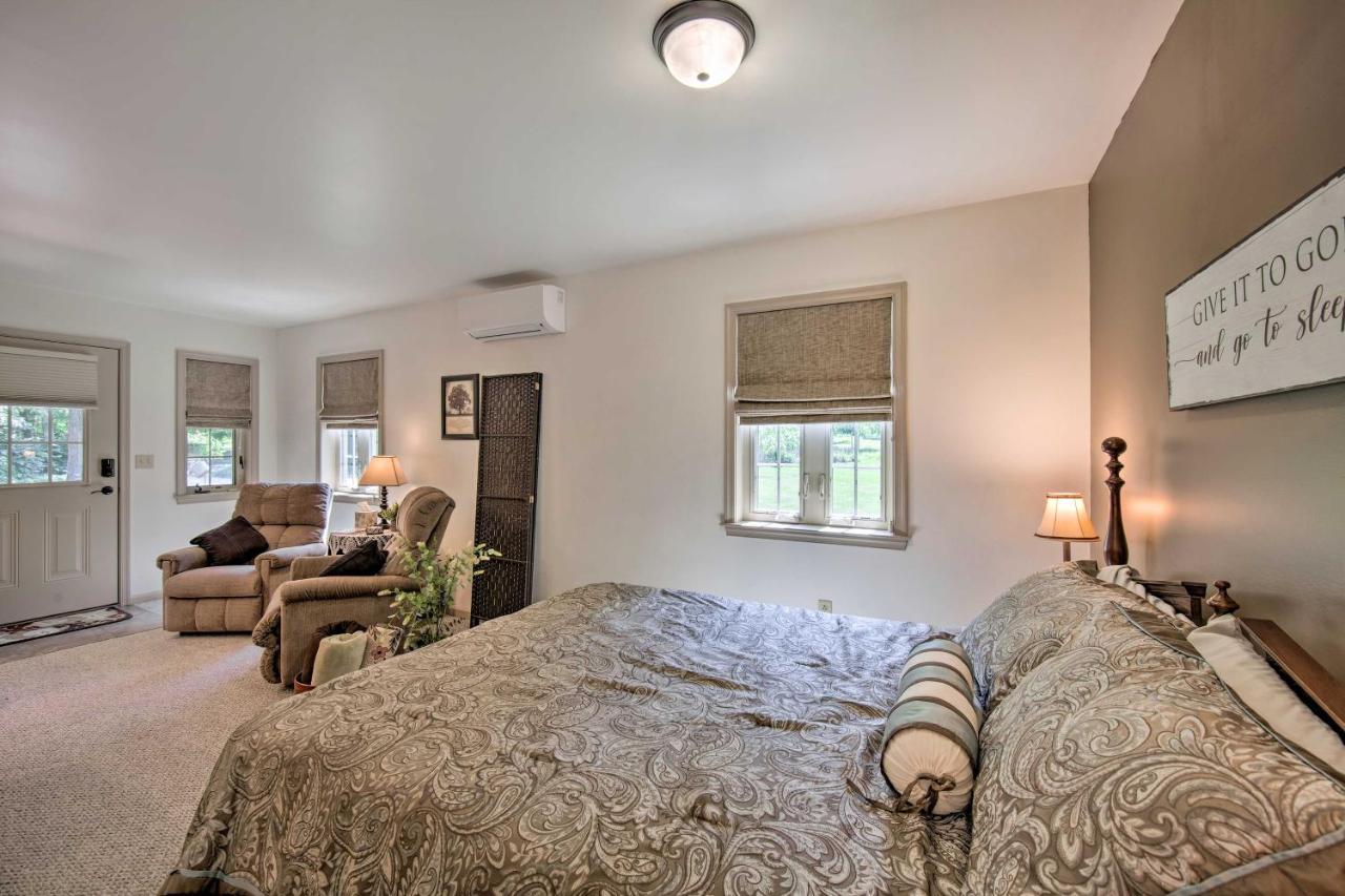 Cozy Garden Room In Welsh Mountain Suites! New Holland Exteriér fotografie